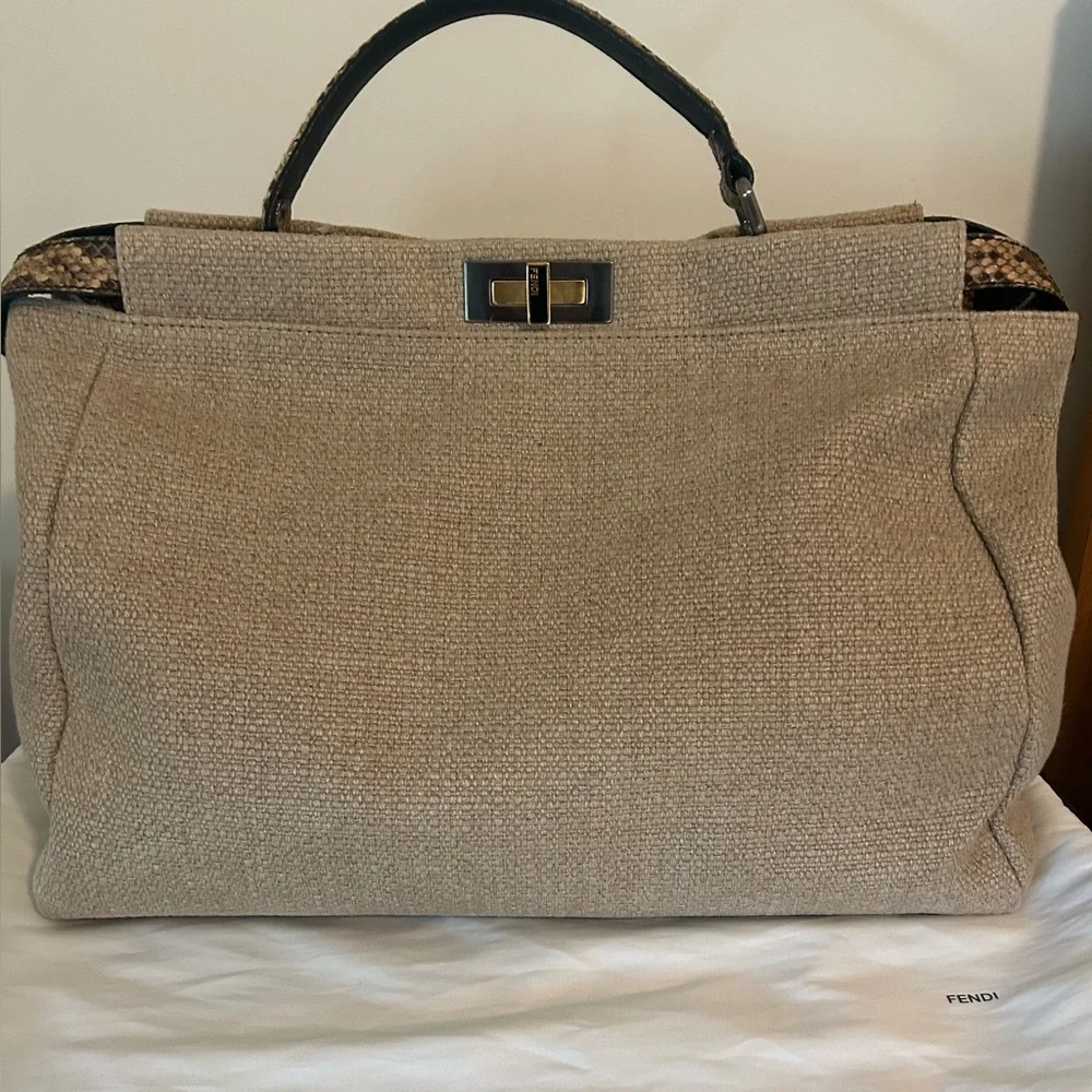 FENDI Peekaboo